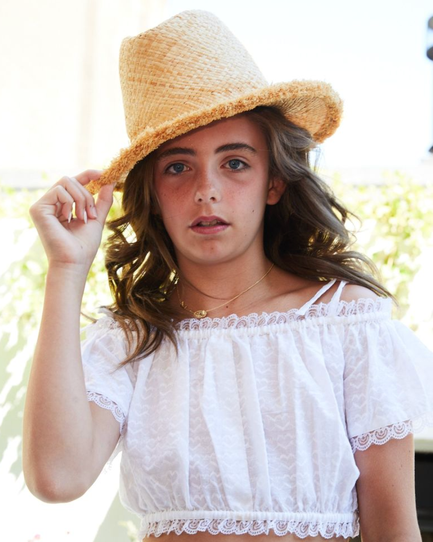 Theme Shay Top - White Heart