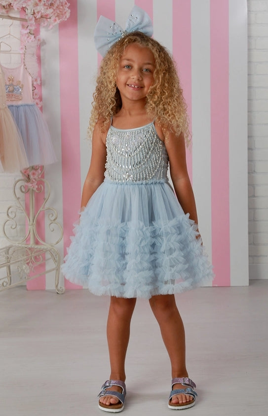 ¡Oh, la, la! Vestido con tiara rosa caramelo de alta costura