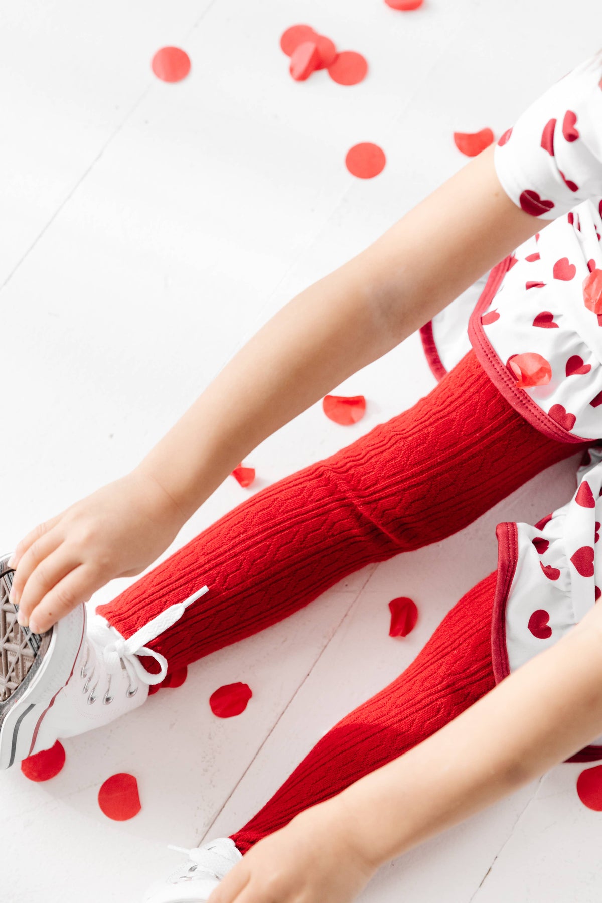 Medias de punto trenzado con cerezas de Little Stocking Co.