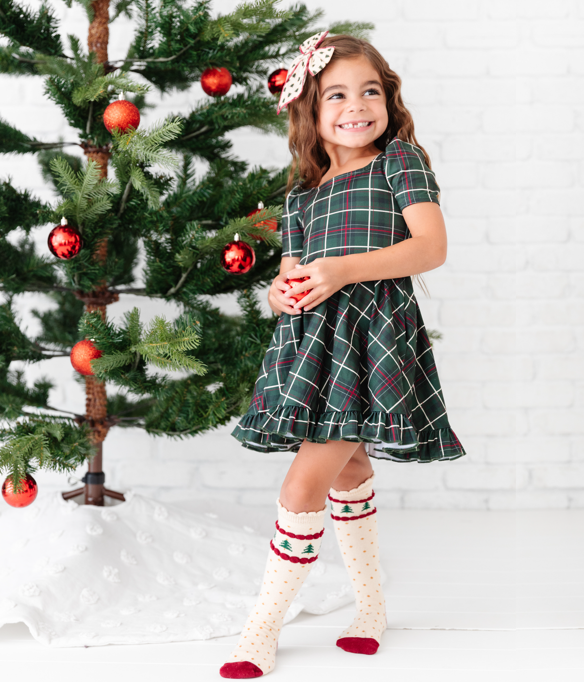 Calcetines festoneados hasta la rodilla de Little Stocking Co. Tree Farm