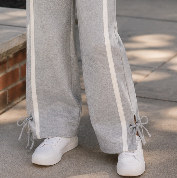 closeup of bow detailing on tween sweatpant 